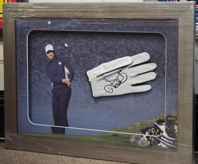 Ian Poulter hand signed glove